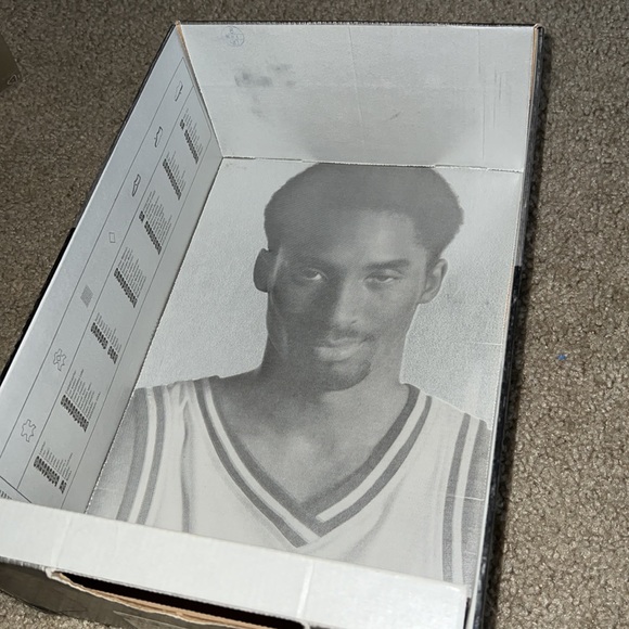 Adidas THE KOBE 2001 yellow/black size 9. - Picture 9 of 9